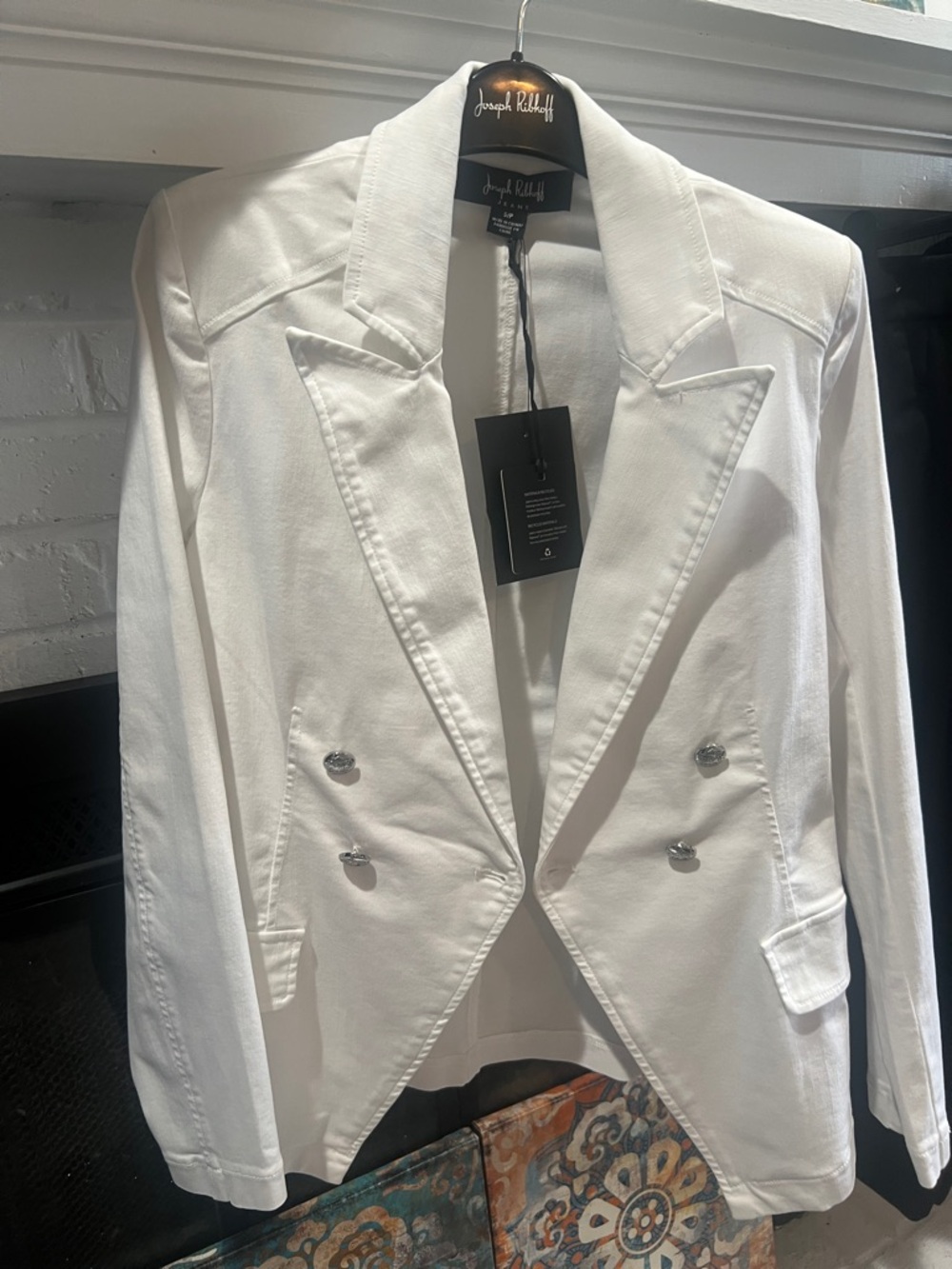 NWT:  Joseph Ribkoff White Tailored Blazer - Gorgeous